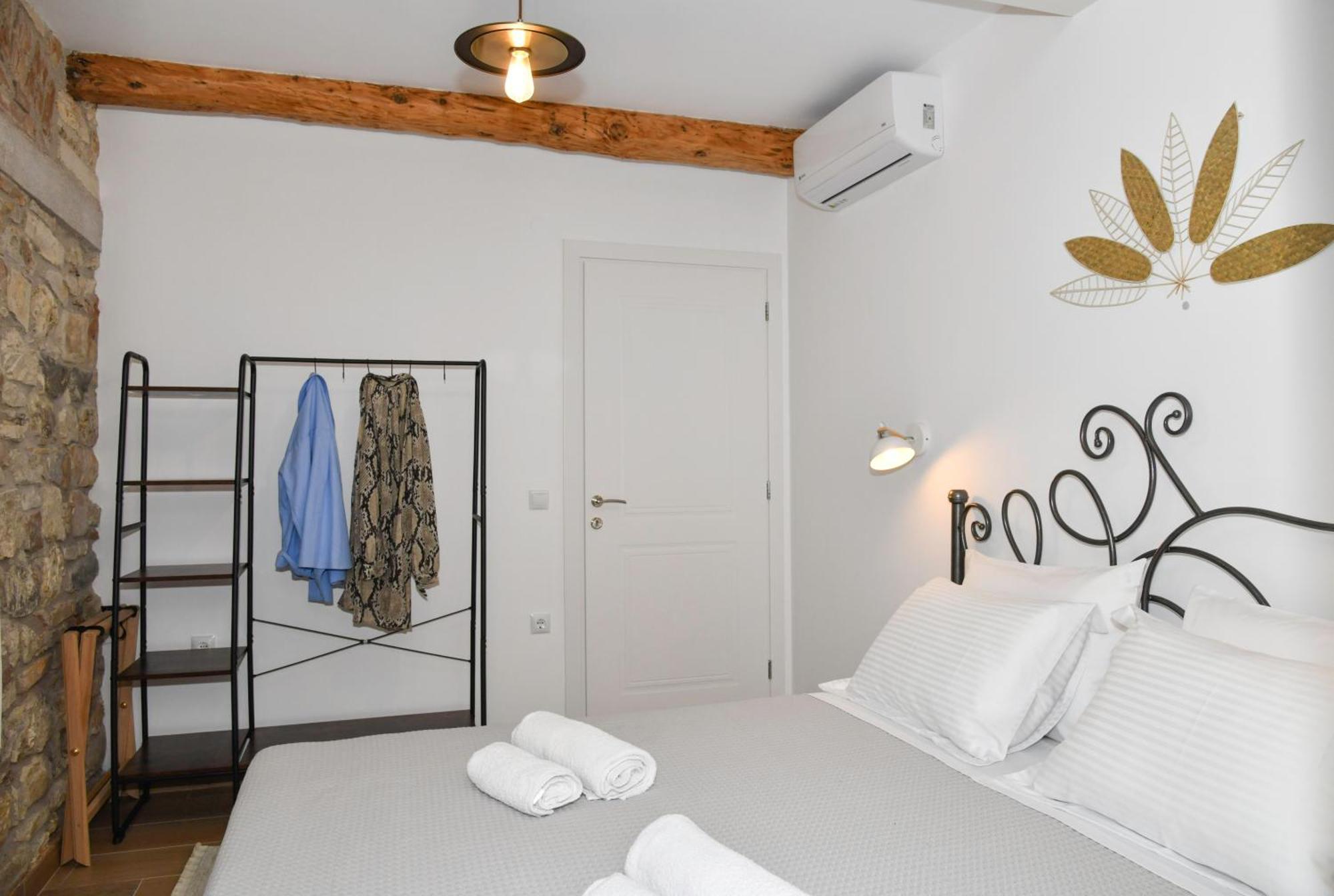 Captain Theo'S Modern Apartment Maria Lefkimmi  Esterno foto